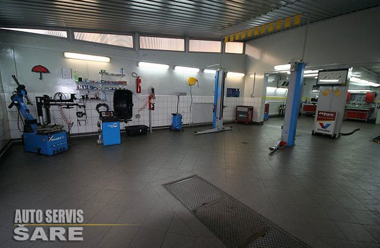 Unutrašnjost radionice Auto Servis Šare