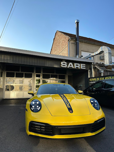 Vozilo ispred Auto Servisa Šare